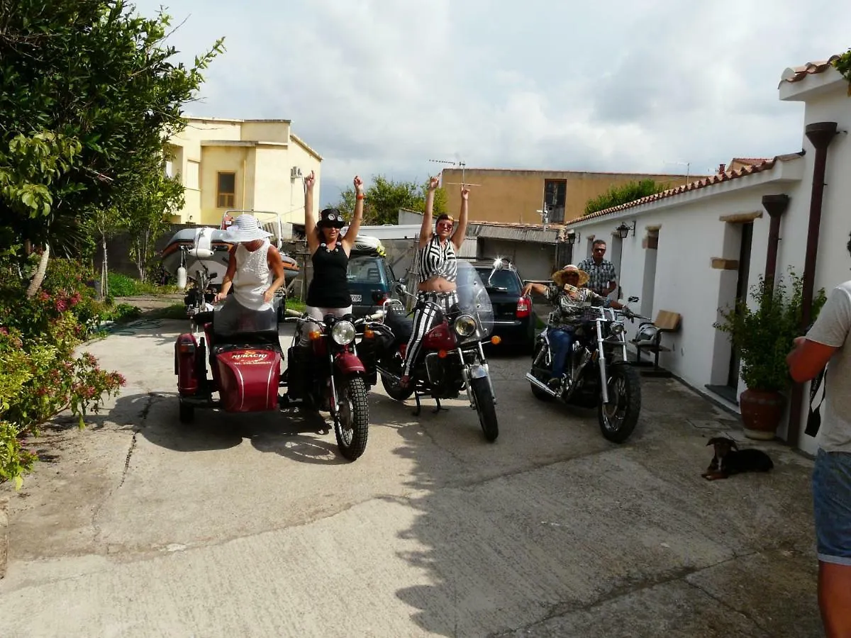 B&B Nurachi 0*,  Italia